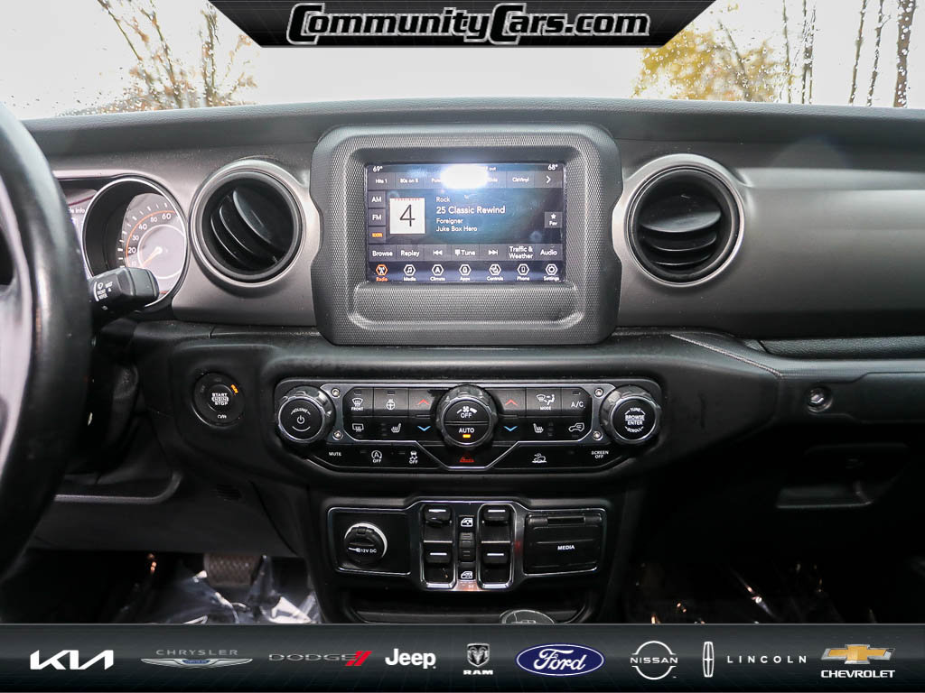 Used 2021 Jeep Gladiator Sport image 17