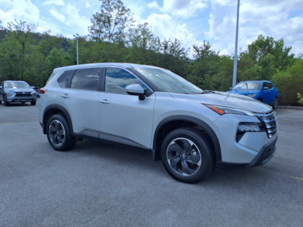 Certified 2025 Nissan Rogue SV image 13