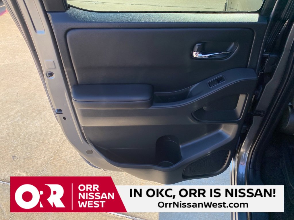 Used 2025 Nissan Frontier SV w/ SV Convenience Package image 16