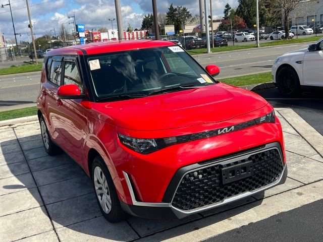 Used 2023 Kia Soul LX FWD image 3