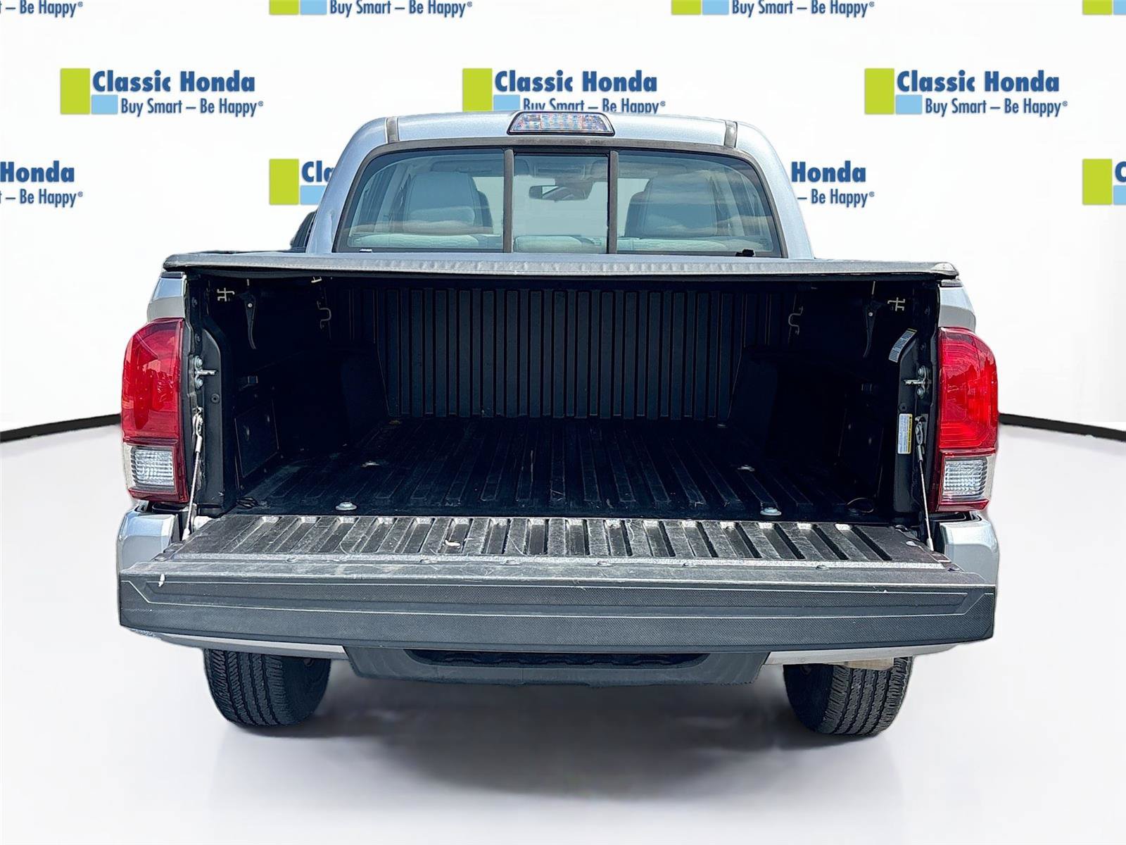 Used 2018 Toyota Tacoma SR RWD image 27