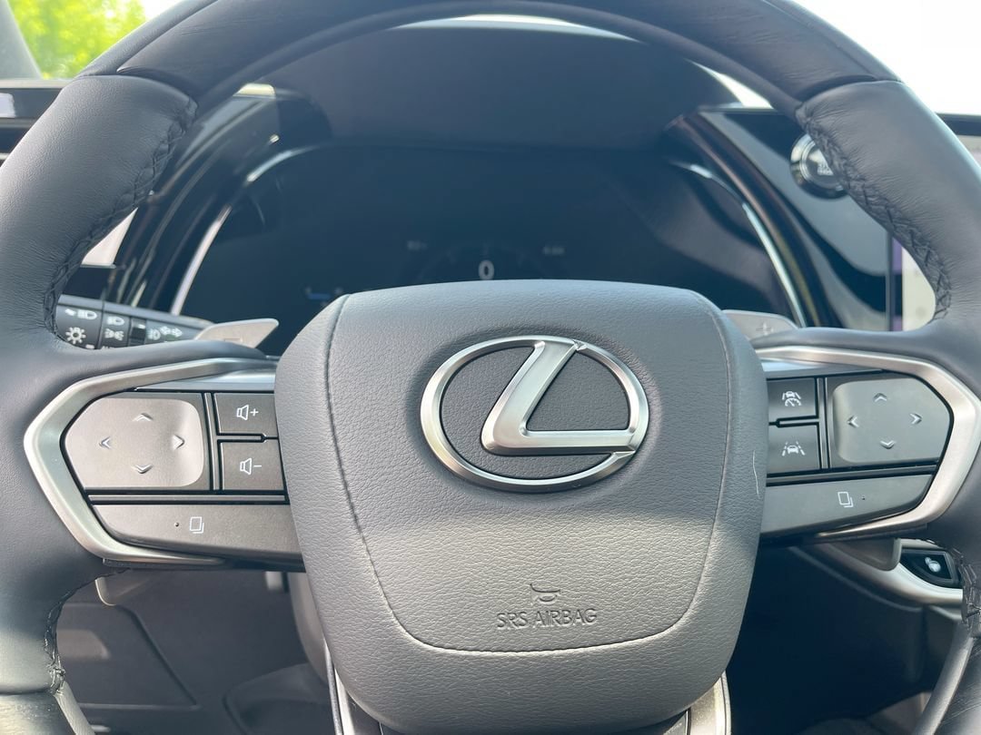 Used 2025 Lexus RX 350 AWD w/ Convenience Package image 7