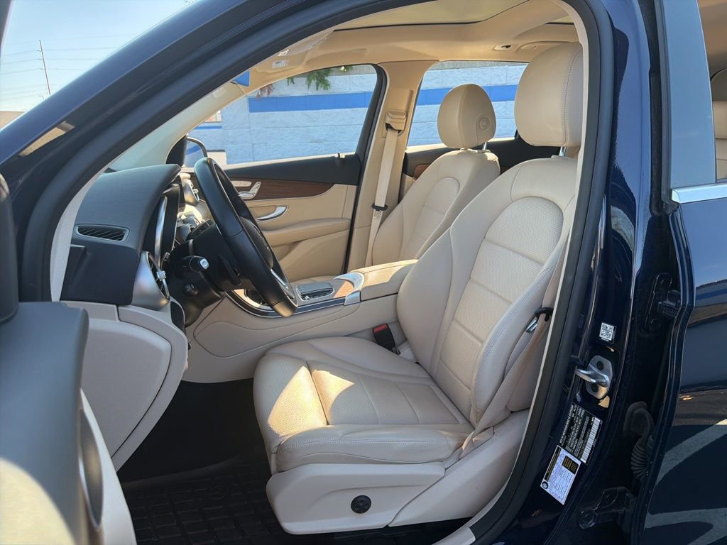 Used 2022 Mercedes-Benz GLC 300 4MATIC image 18