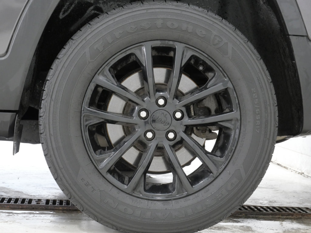 Used 2023 Jeep Cherokee Altitude Lux AWD/4WD image 9