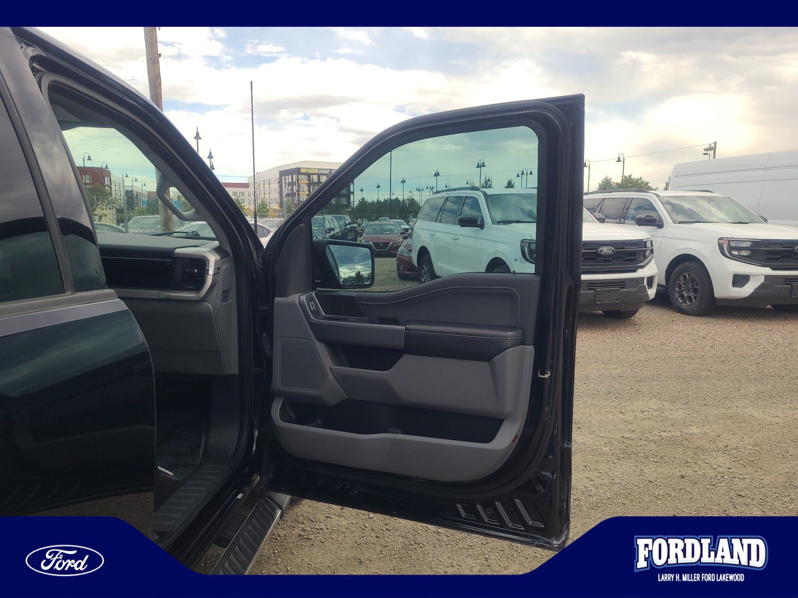 Used 2021 Ford F150 XLT w/ Equipment Group 302A High RWD image 16