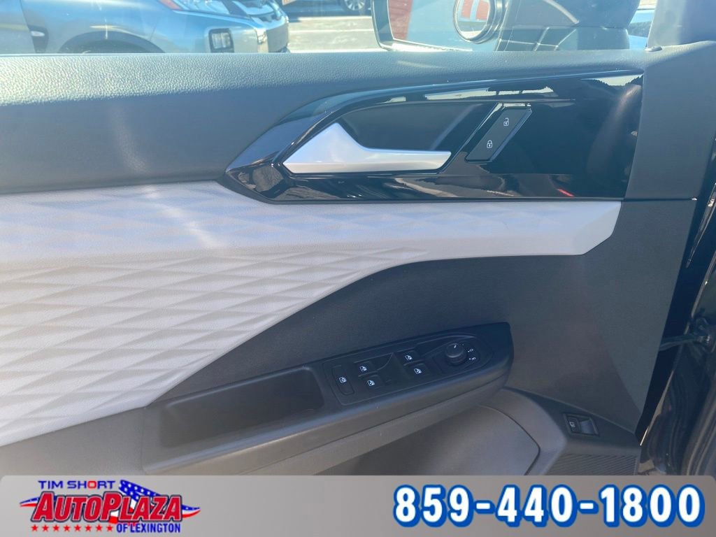 Used 2023 Volkswagen Taos S FWD image 25