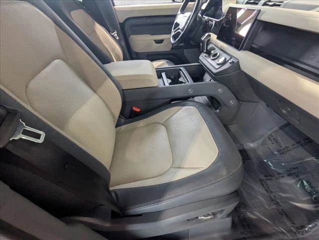 Used 2023 Land Rover Defender 130 X-Dynamic SE image 20