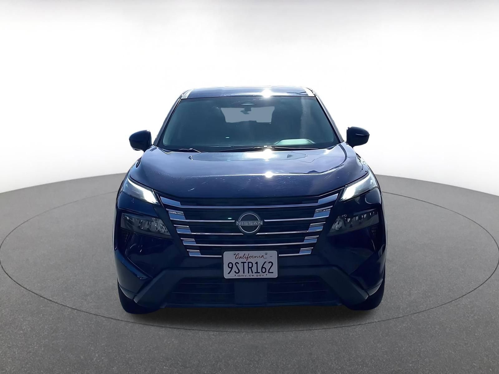 Used 2025 Nissan Rogue SV image 4