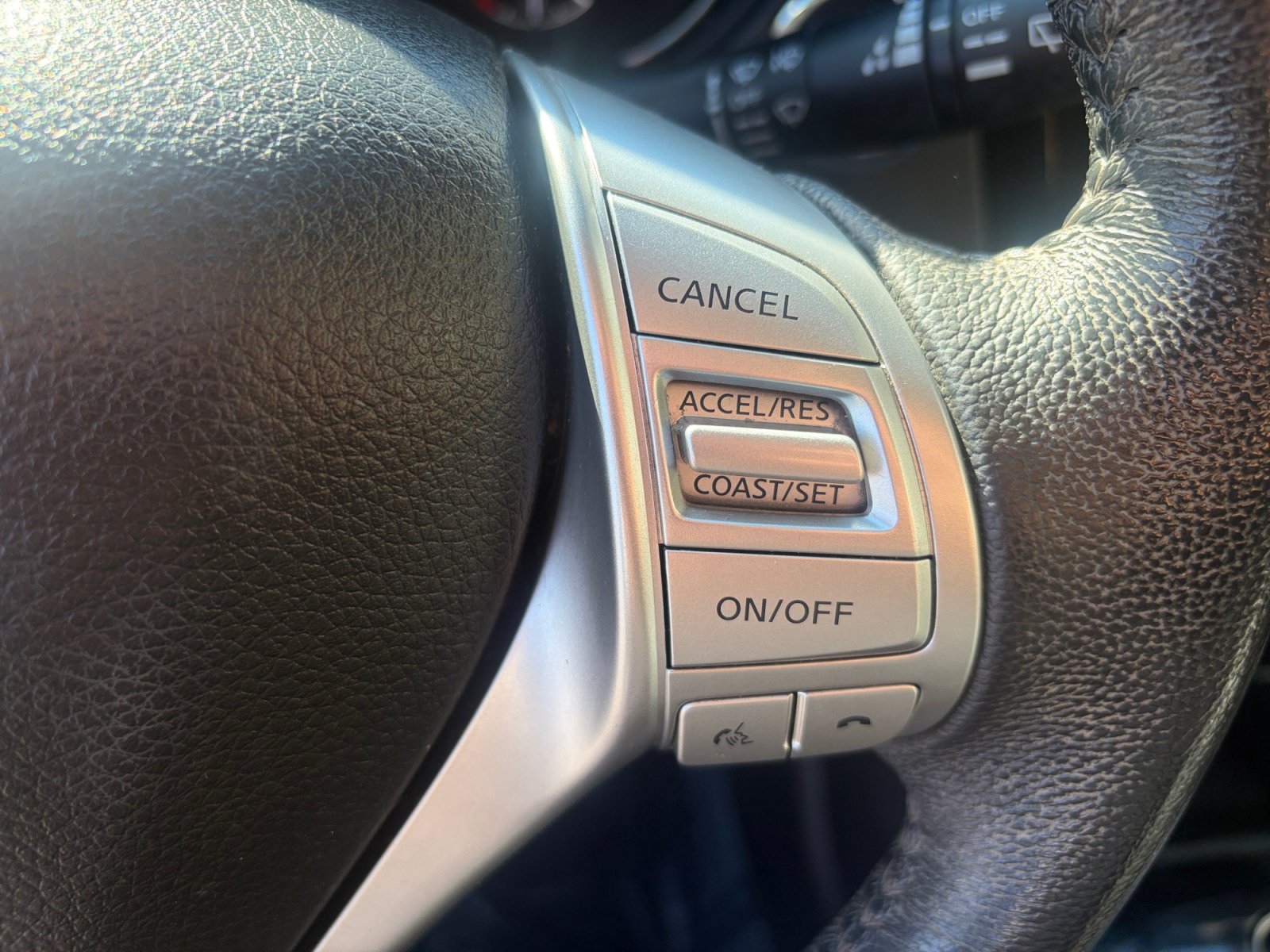Used 2015 Nissan Rogue SL w/ SL Premium Package AWD/4WD image 11