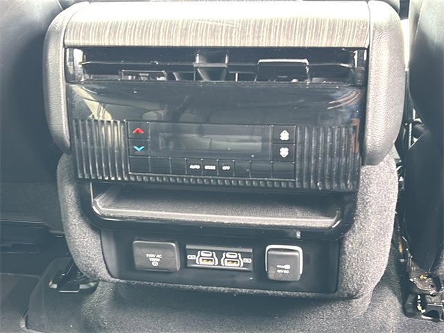 Used 2024 Jeep Wagoneer Series II w/ Flexible Seating Group image 37