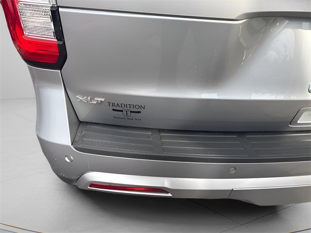 Used 2024 Ford Expedition XLT image 7