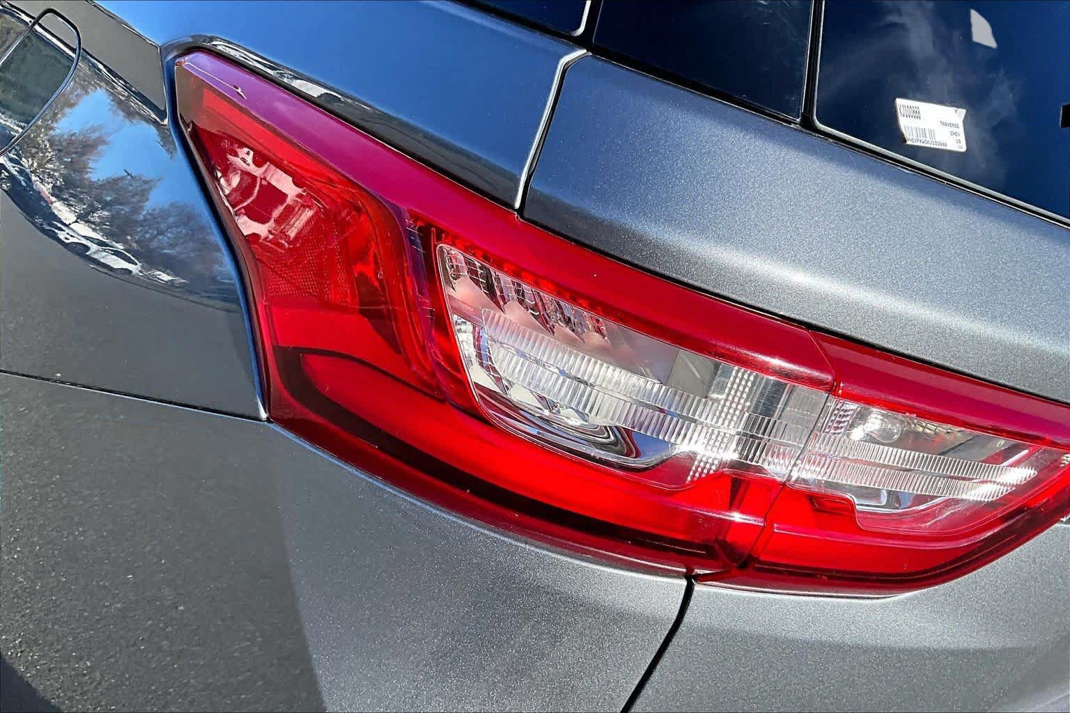Used 2019 Chevrolet Traverse LS AWD/4WD image 29
