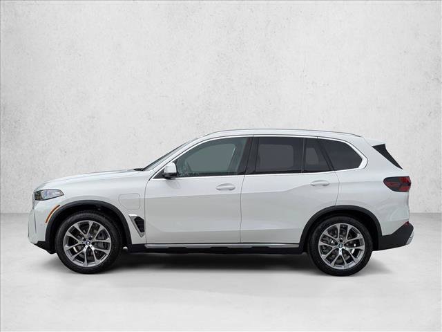 New 2026 BMW X5 xDrive50e w/ Premium Package AWD/4WD image 5
