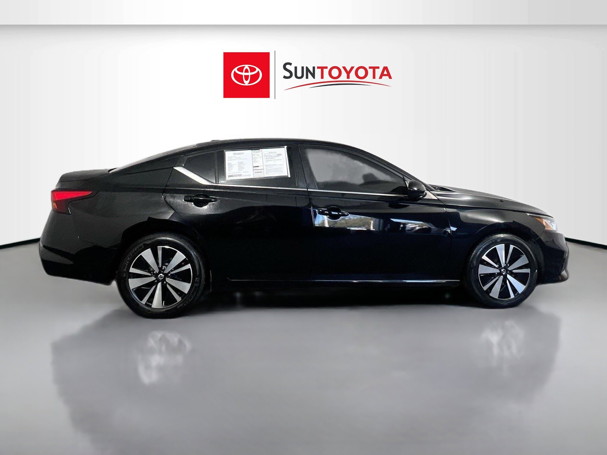 Used 2021 Nissan Altima 2.5 SV FWD image 2