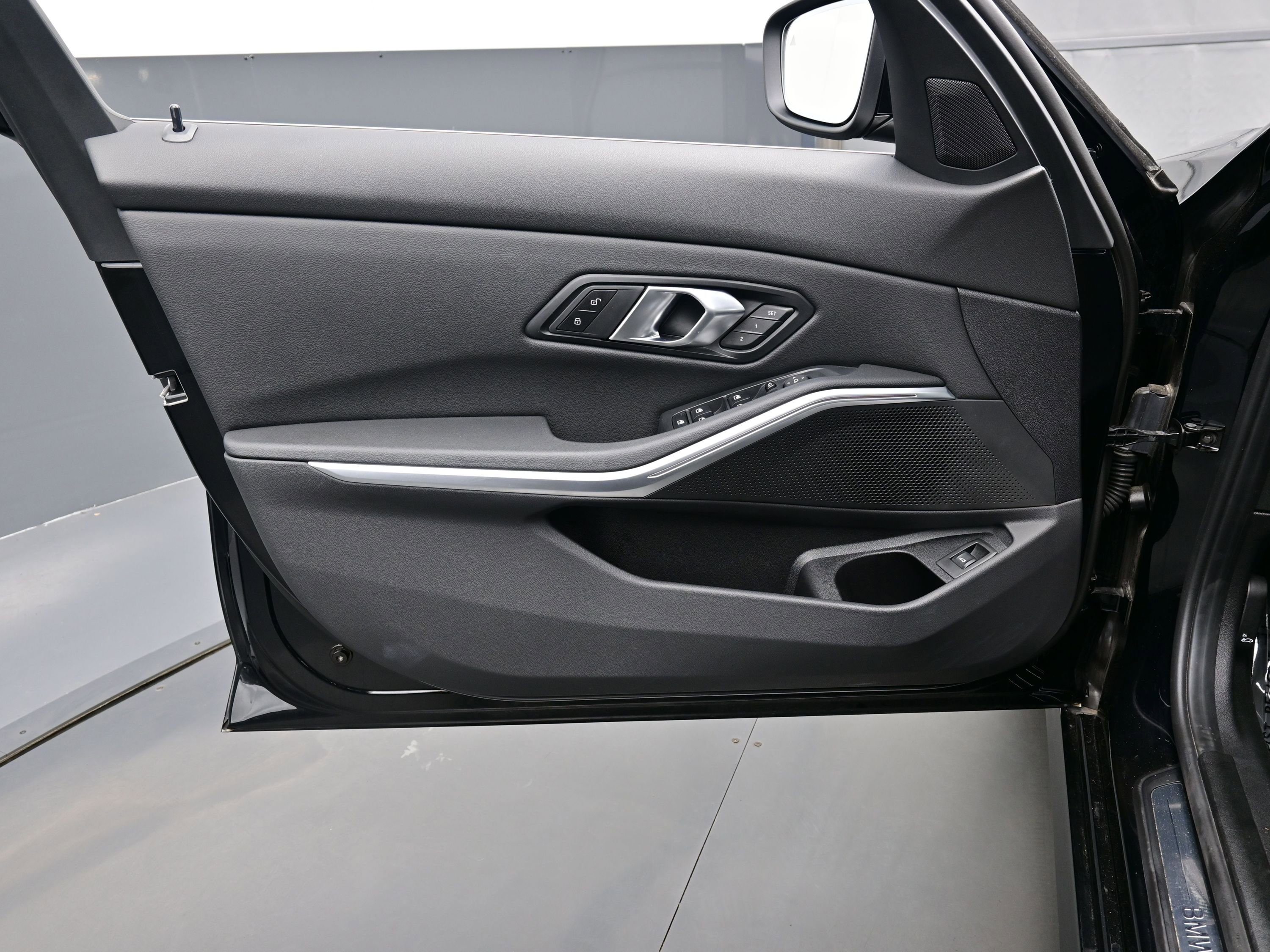 Used 2025 BMW 330i xDrive Sedan image 10