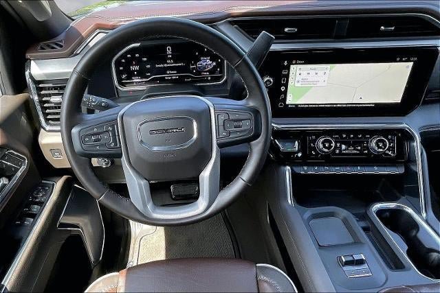 Used 2024 GMC Sierra 3500 Denali w/ Denali Reserve Package AWD/4WD image 9