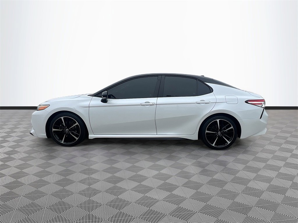 Used 2020 Toyota Camry XSE image 4