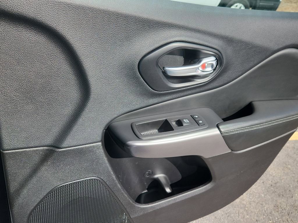 Used 2022 Jeep Cherokee Limited w/ Elite Package image 14