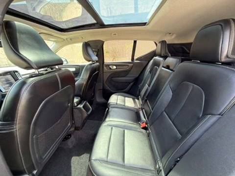 Used 2019 Volvo XC40 T5 Momentum AWD/4WD image 24
