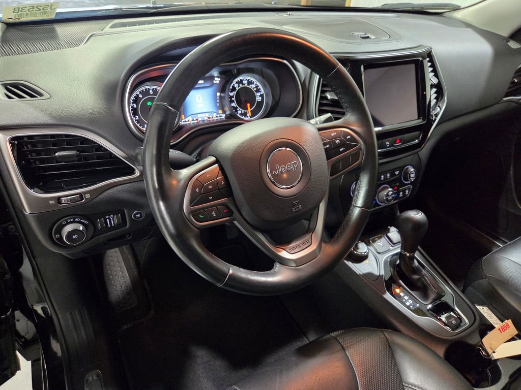 Used 2019 Jeep Cherokee Limited image 7