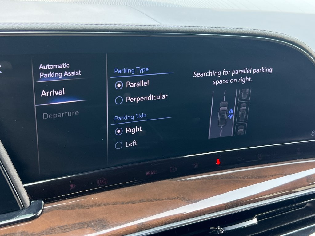 Certified 2024 Cadillac Escalade ESV Premium Luxury Platinum AWD/4WD image 40