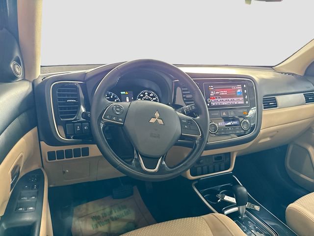 Used 2017 Mitsubishi Outlander SE image 22
