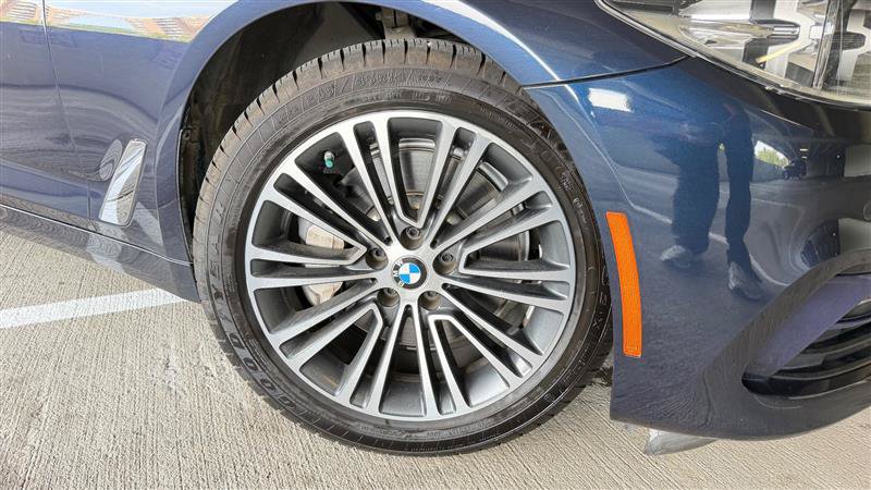 Used 2018 BMW 530i xDrive AWD/4WD image 13