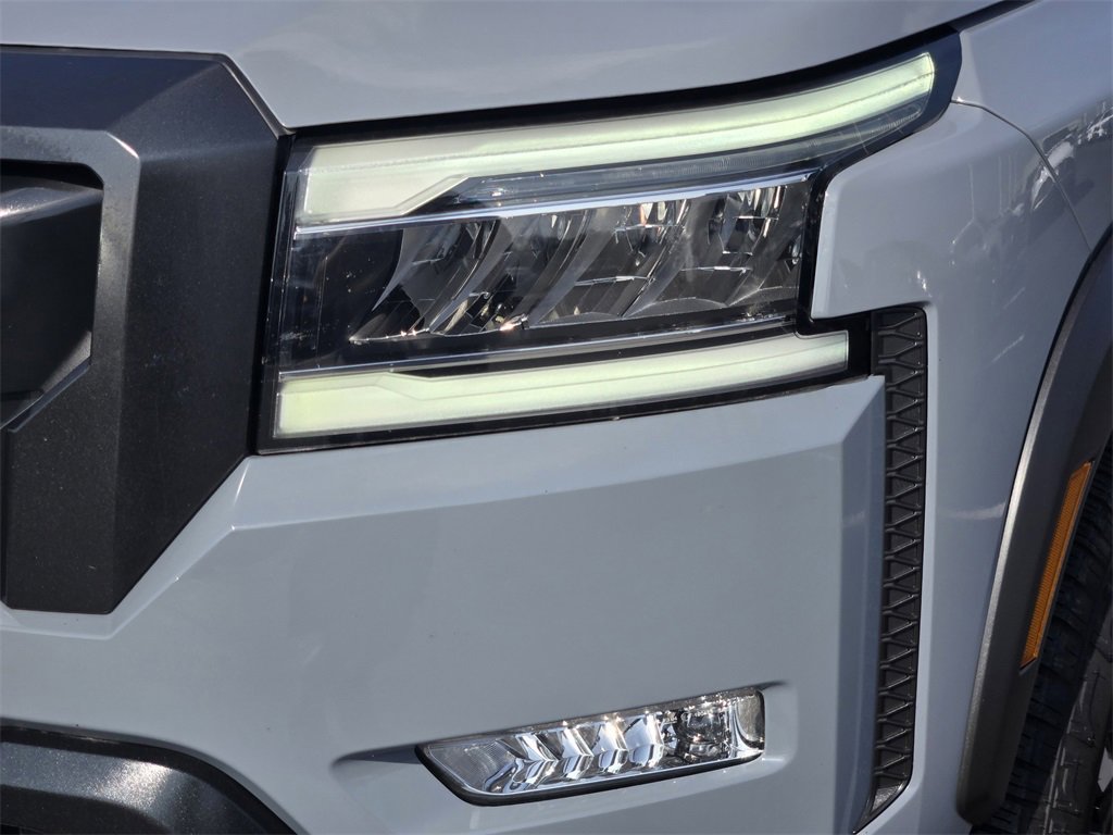 Used 2023 Nissan Frontier PRO-4X w/ Pro Convenience Package image 9