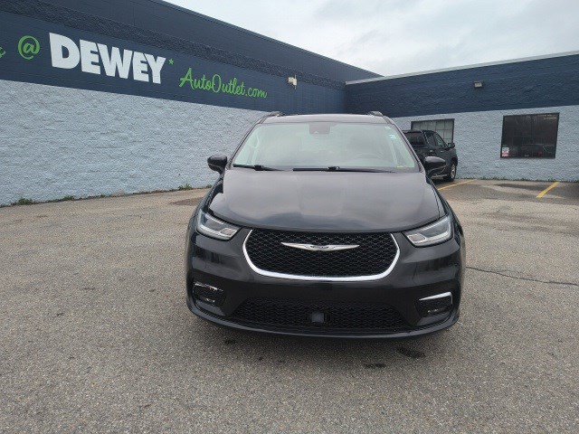 Used 2021 Chrysler Pacifica Touring image 8