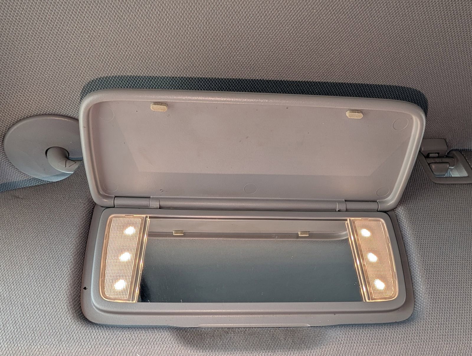 Used 2019 Chevrolet Equinox LT w/ LPO, Floor Liner Package AWD/4WD image 27