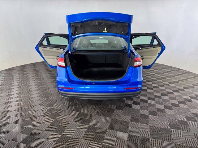Used 2019 Ford Fusion SE FWD image 14