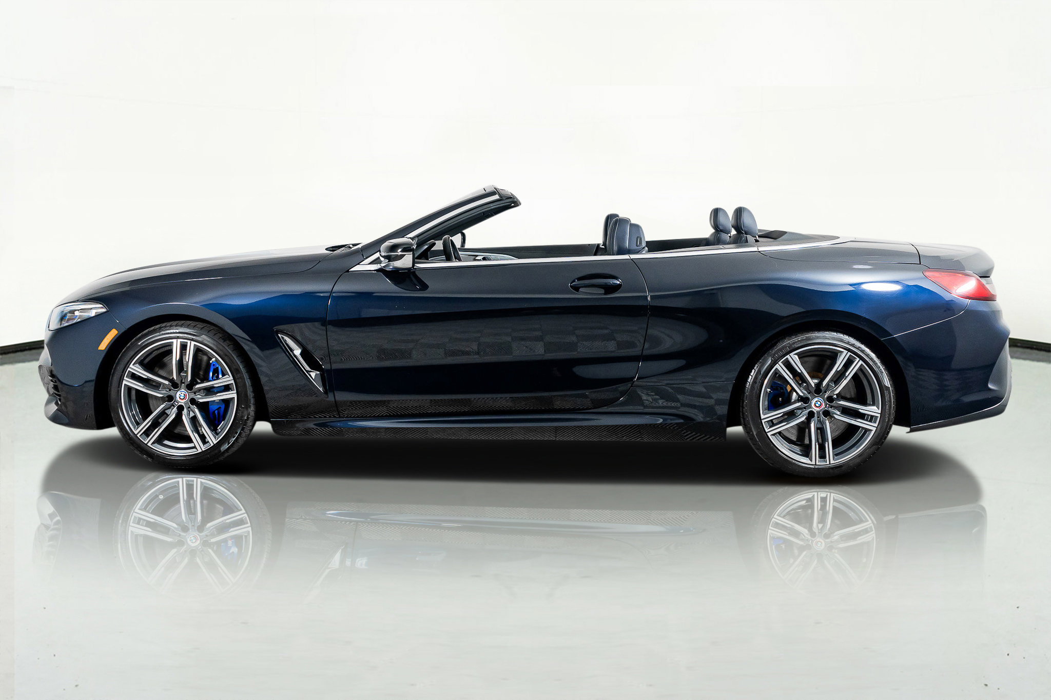 Used 2023 BMW M850i xDrive Convertible image 17