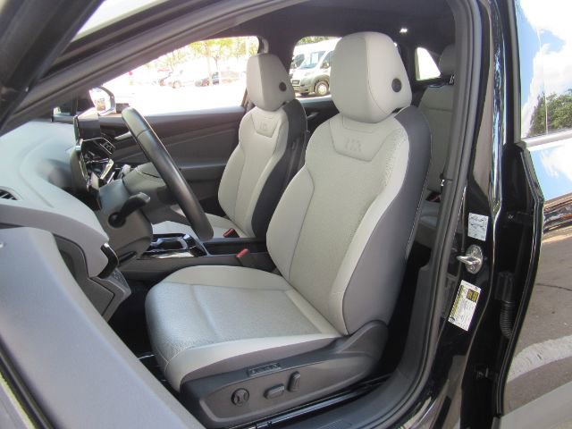 Used 2021 Volkswagen ID.4 Pro S w/ Gradient Package image 6