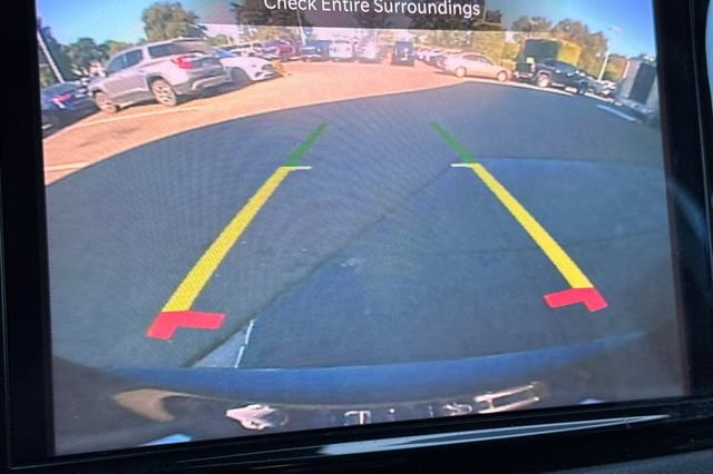 Used 2022 Chrysler Pacifica Touring-L FWD image 28