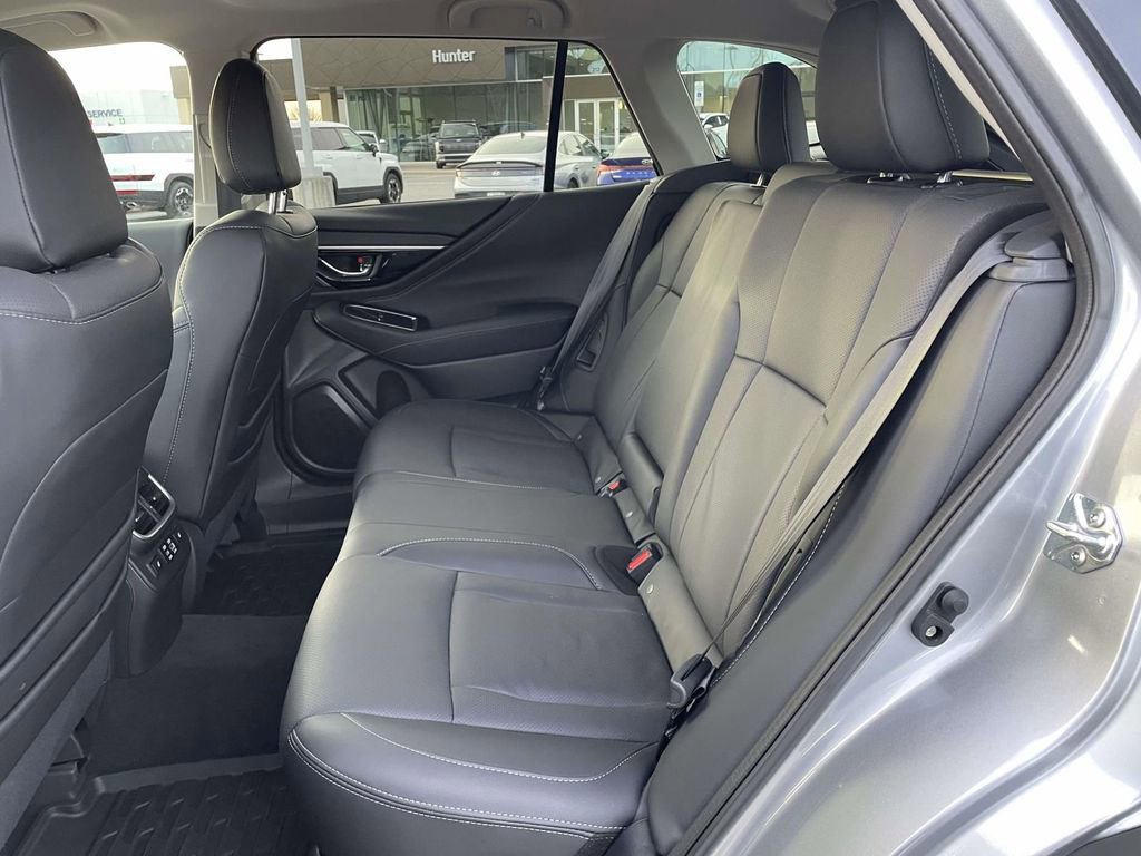 Certified 2025 Subaru Outback Limited AWD/4WD image 3
