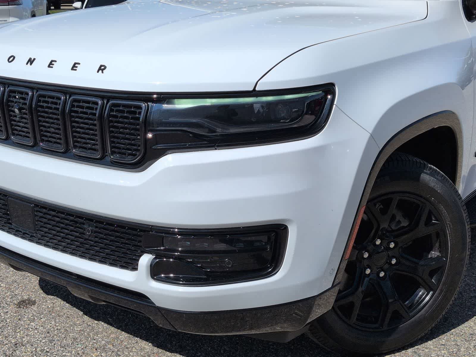 Certified 2024 Jeep Wagoneer L Series II w/ Convenience Group I image 11