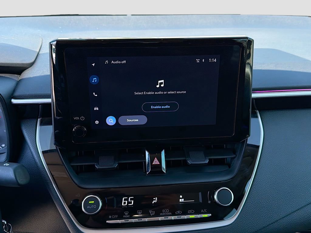 Used 2025 Toyota Corolla LE image 28