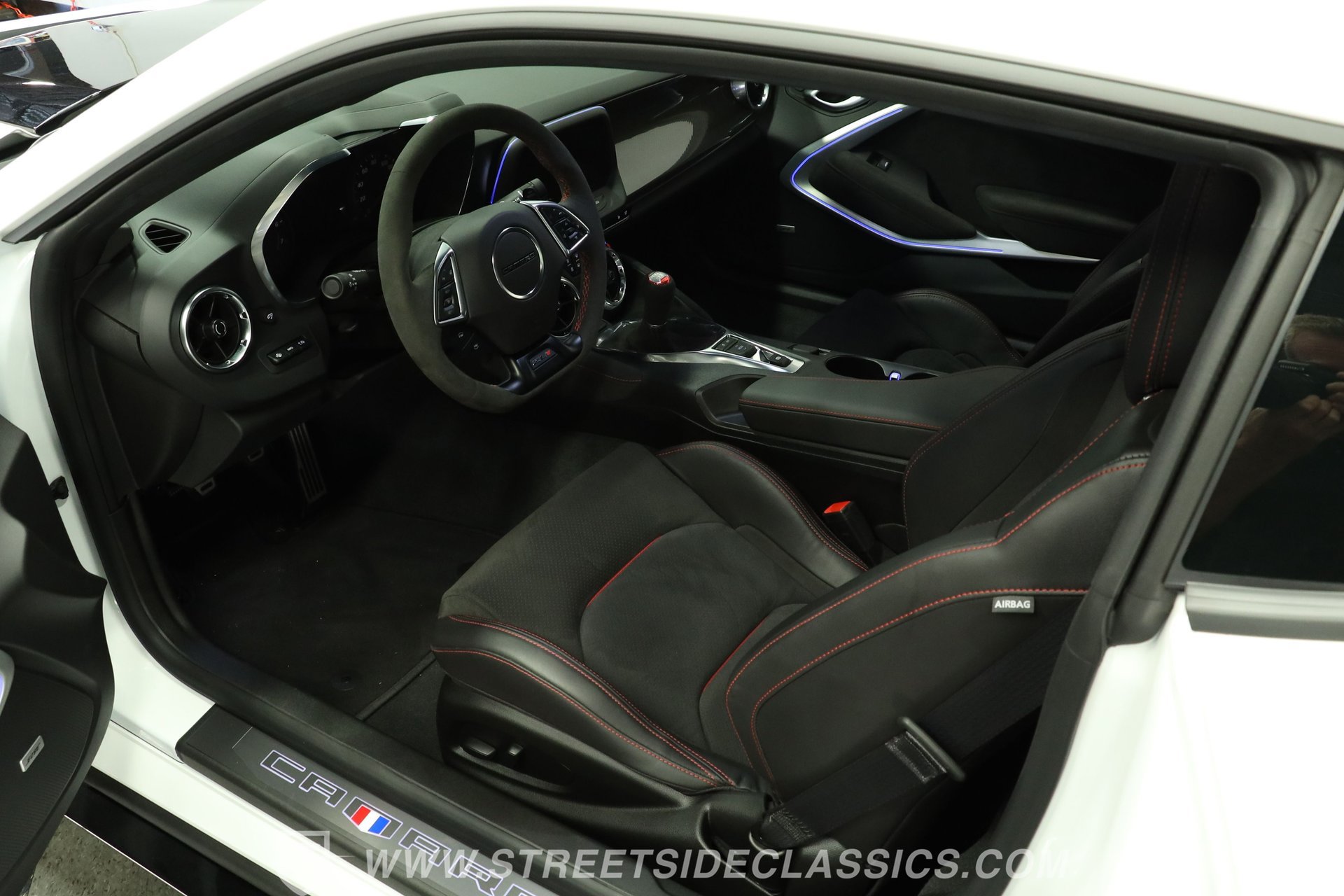 Used 2023 Chevrolet Camaro ZL1 RWD image 4
