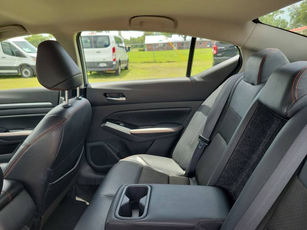 Used 2024 Nissan Altima 2.5 SR FWD image 14