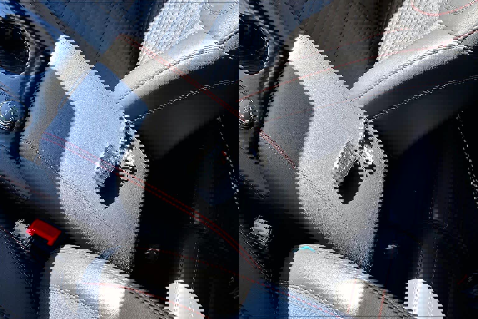 Used 2025 Ford Explorer ST-Line w/ Premium Package image 14