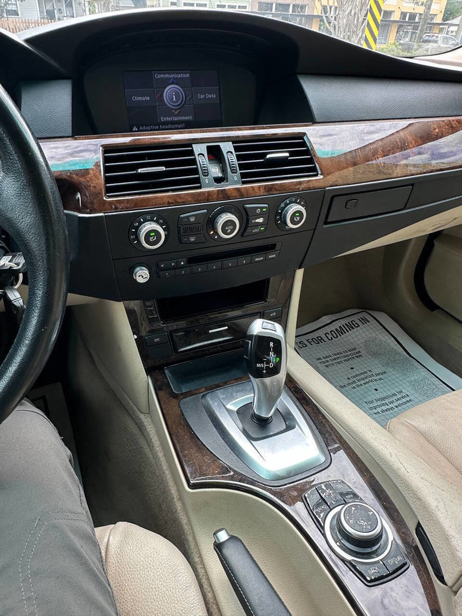 Used 2009 BMW 528i Sedan RWD image 15