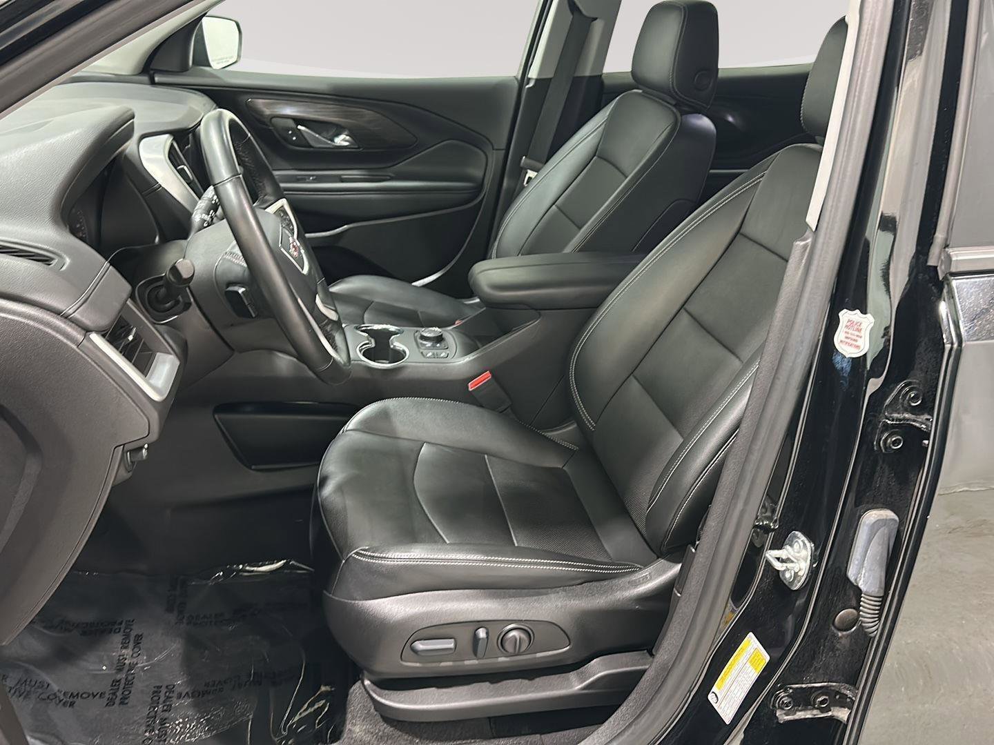 Used 2024 GMC Terrain SLT image 17