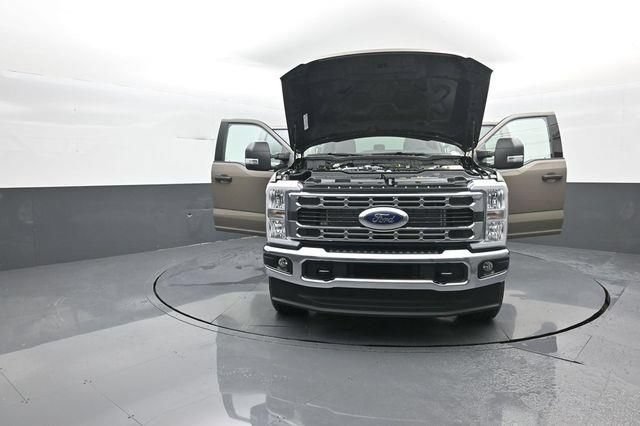 New 2026 Ford F250 XLT w/ FX4 Off-Road Package AWD/4WD image 41