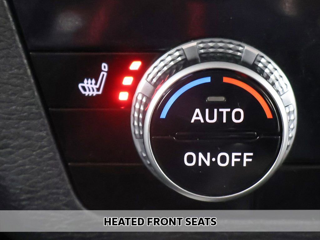 Used 2025 Mitsubishi Outlander SE image 8