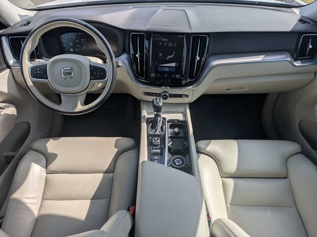 Used 2019 Volvo XC60 T5 Momentum w/ Multimedia Package AWD/4WD image 16
