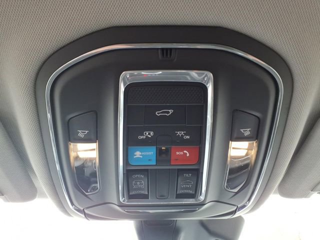 Certified 2023 Jeep Grand Cherokee Laredo w/ Luxury Tech Group I AWD/4WD image 21