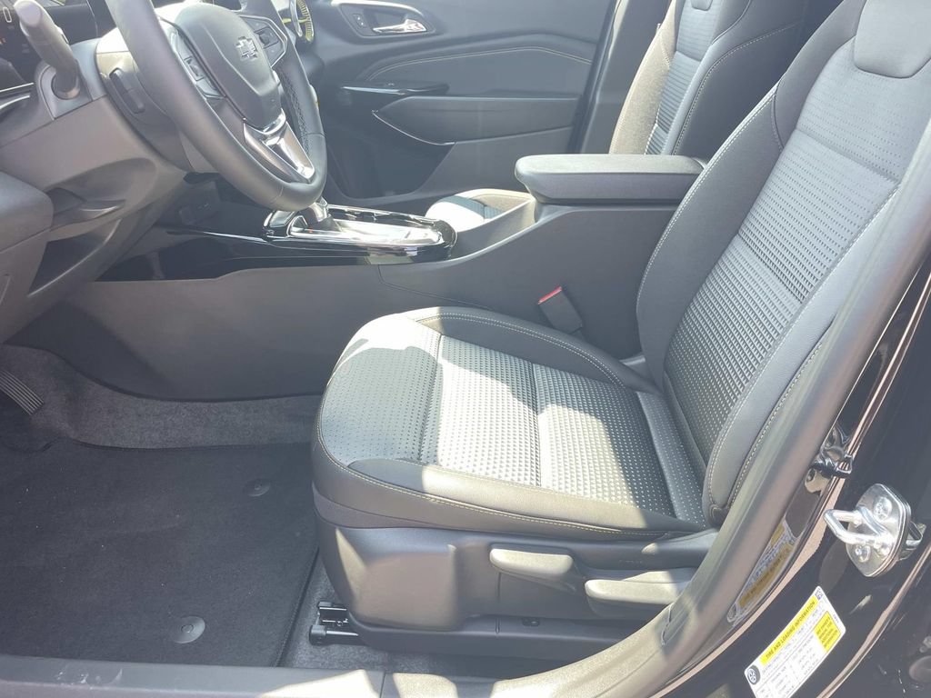 New 2026 Chevrolet Trax LT w/ Driver Confidence Package FWD image 16