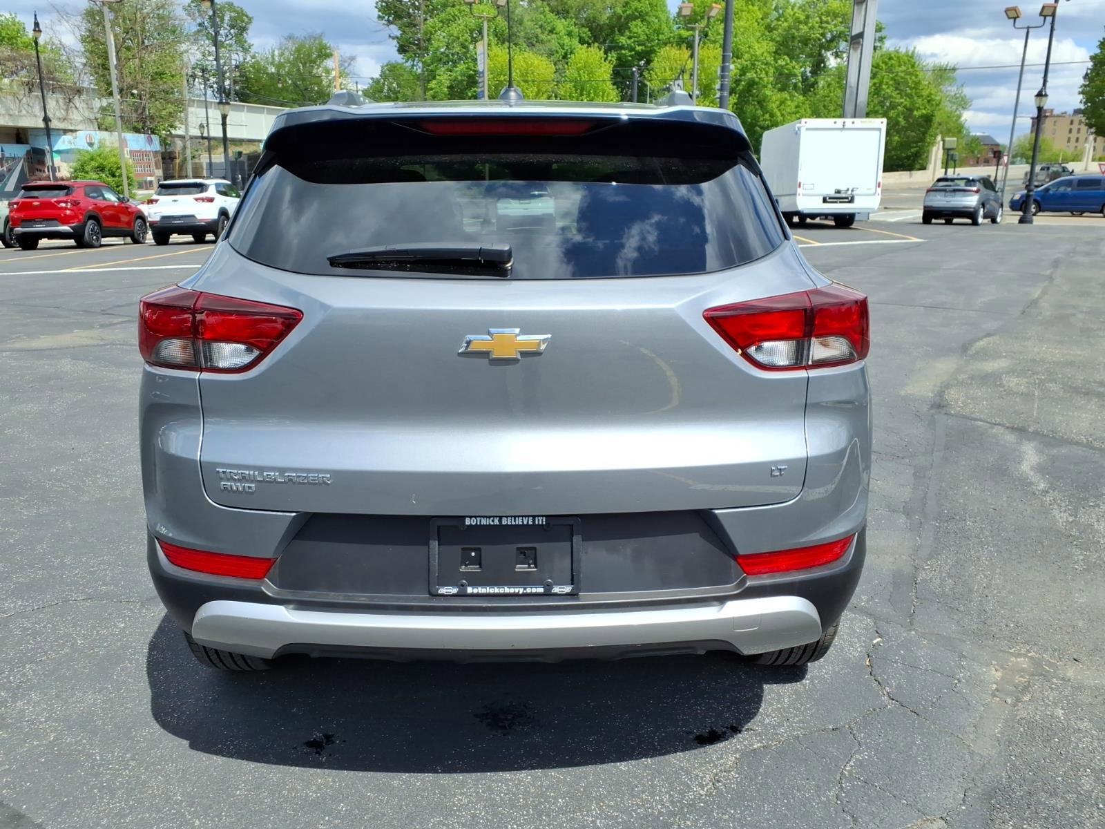 Used 2023 Chevrolet TrailBlazer LT w/ Convenience Package AWD/4WD image 4