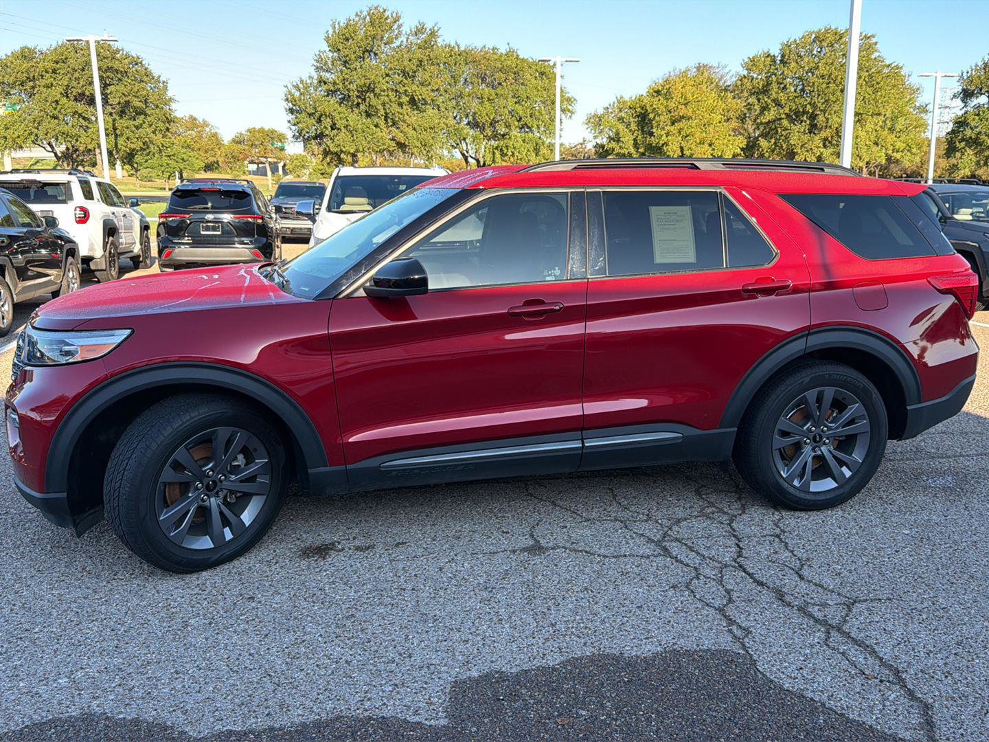 Used 2023 Ford Explorer XLT RWD image 6