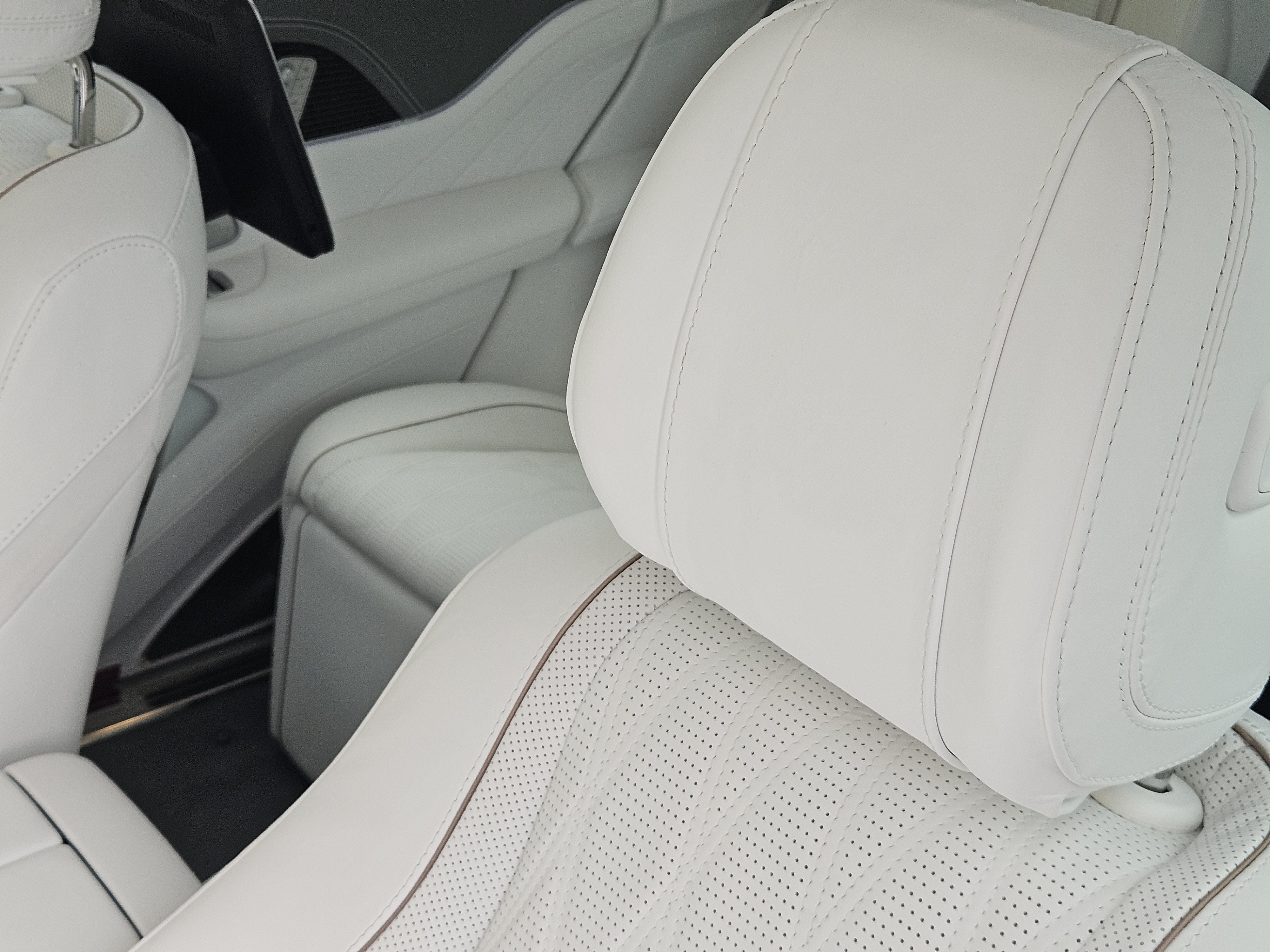 Certified 2025 Mercedes-Benz Maybach GLS 600 4MATIC image 12